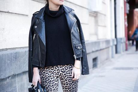 Leopard_Trousers-Biker_Jacket-Black-Mango-Street_Style-Outfit-36