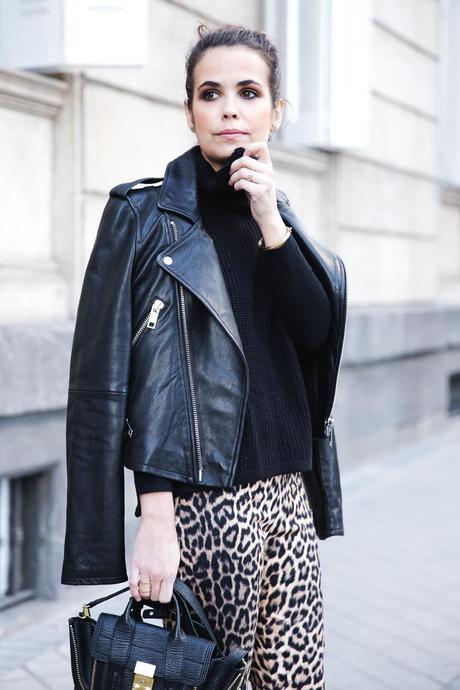 Leopard_Trousers-Biker_Jacket-Black-Mango-Street_Style-Outfit-21