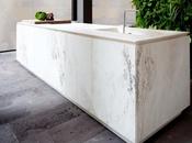 escultóricos diseños piedra natural Vaselli, showroom barcelonés Espai