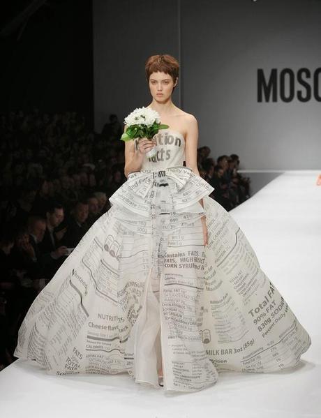 Mucho humor en el desfile de Moschino