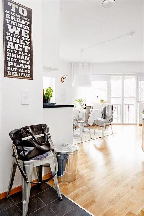 UN PEQUEÑO APARTAMENTO CON MUCHA LUZ Y BUENAS IDEAS