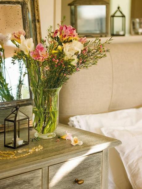 DECORATIVE BEDROOM AND RELAXATION FENG SHUI