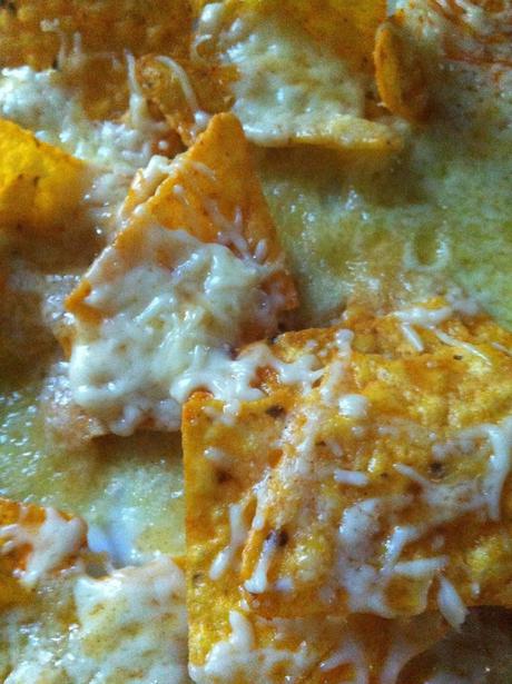 NACHOS PICANTES CON QUESO