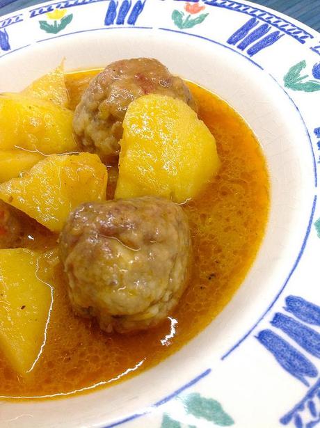 ALBONDIGAS DE PIMIENTOS CON PATATAS GUISADAS 2