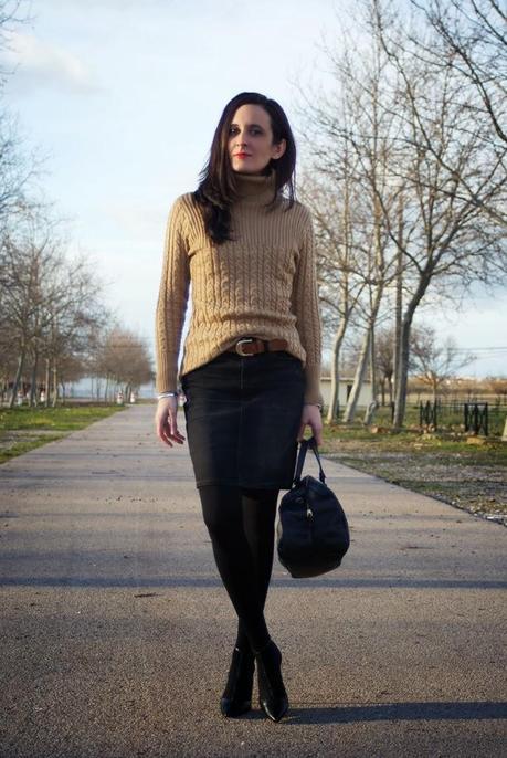TwistedSweater: Persun Skirt: Pull&Bear Coat: FrontRo... TwistedSweater: Persun Skirt: Pull&Bear Coat: FrontRo...