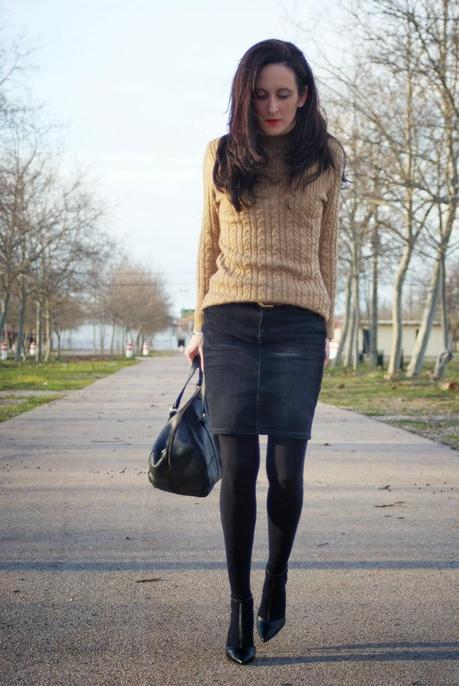 TwistedSweater: Persun Skirt: Pull&Bear Coat: FrontRo... TwistedSweater: Persun Skirt: Pull&Bear Coat: FrontRo...