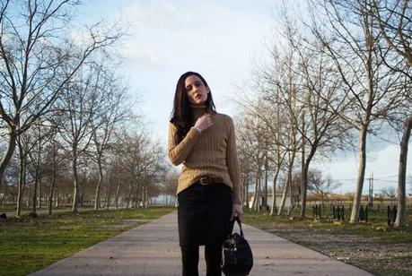 TwistedSweater: Persun Skirt: Pull&Bear Coat: FrontRo... TwistedSweater: Persun Skirt: Pull&Bear Coat: FrontRo...