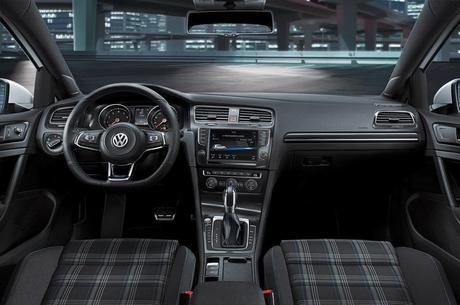 ESTRENO MUNDIAL DEL GOLF GTE