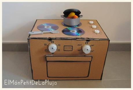 Cocina de cartón reciclado juguete DIY