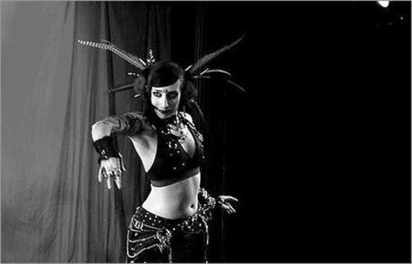 Ariellah: El lado oscuro de la Danza