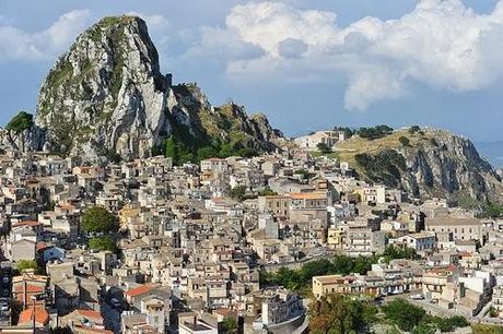 Caltabellotta: símbolo de una paz histórica Caltabellotta: símbolo de una paz histórica