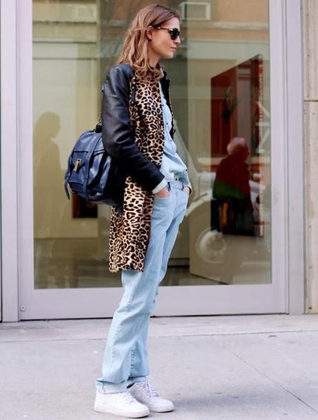 STREET STYLE INSPIRATION; BACKPACKS.-