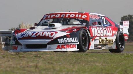 (TC) Matías Rossi larga adelante en la final del TC en Paraná