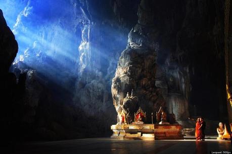 Cuevas con templos budistas (Galería).