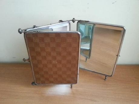 Decoración vintage con espejos de viaje