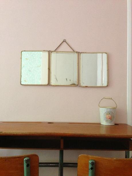 Decoración vintage con espejos de viaje