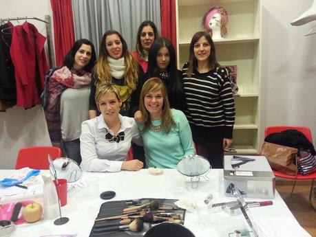 Clase de maquillaje en MT Plus Barcelona.
