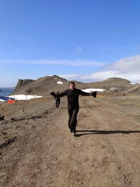 ENTREVISTA AL ENCARGADO DE LA RADIOESTACION DE LA BASE ANTARTICA CARLINI