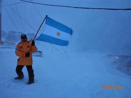 ENTREVISTA AL ENCARGADO DE LA RADIOESTACION DE LA BASE ANTARTICA CARLINI