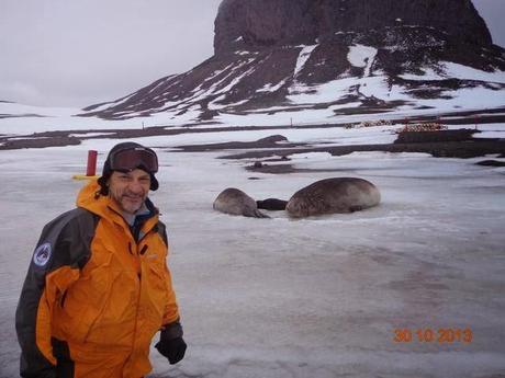 ENTREVISTA AL ENCARGADO DE LA RADIOESTACION DE LA BASE ANTARTICA CARLINI