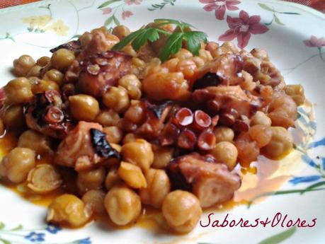 SALTEADO DE GARBANZOS CON PULPO Y GAMBONES
