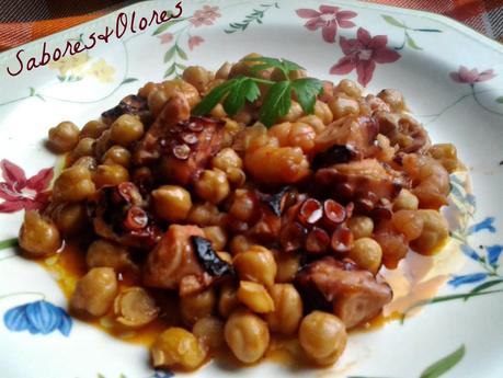 SALTEADO DE GARBANZOS CON PULPO Y GAMBONES