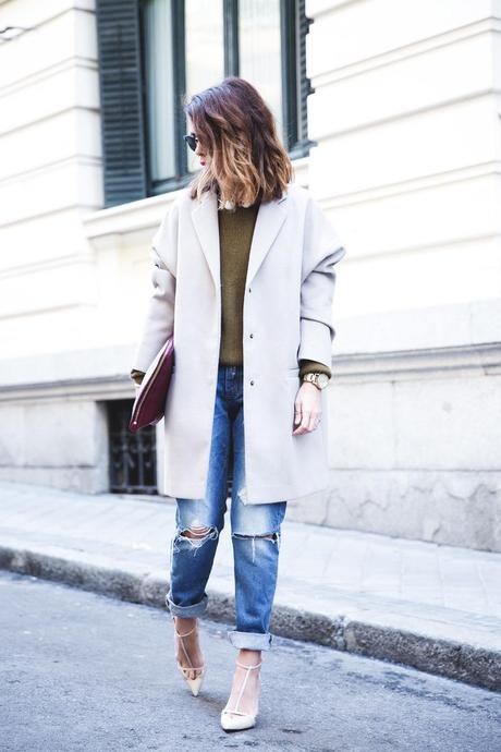 Pearls_Necklace-Ripped_Jeans-Olive_Clothing-Street_Style-Outfit-12
