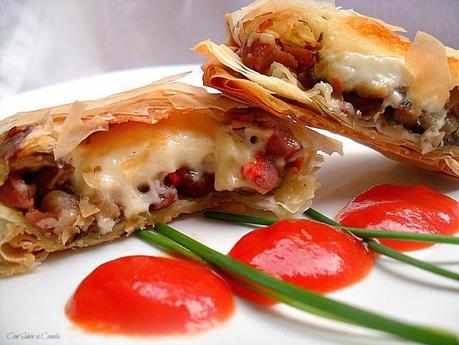 Paquetitos de pasta filo rellena de lacón, setas y queso gallego