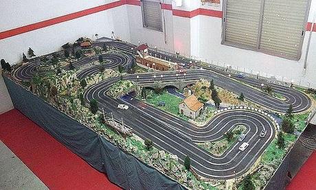 Nº 1256 al 1258. Circuitos de velocidad de 4 carriles. Versión Carrera y Scalextric . Y Scalextric ampliado con tramos de rally