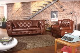 Muebles de cuero en la sala