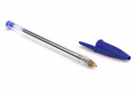 ¿Sabes para qué sirve el pequeño agujero lateral de un bolígrafo BIC?