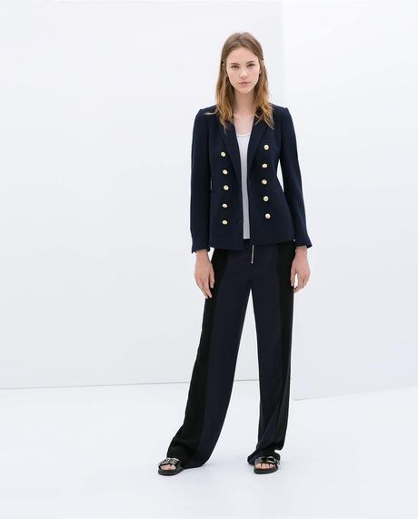 Imagen 1 de CHAQUETA CRUZADA BOTONES de Zara