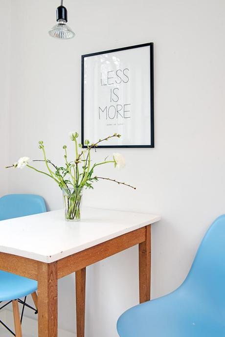 pisos decoración sencilla pisos casas estilo nórdico estilo nórdico escandinavo encimeras de madera cocinas En decoración: Menos es más (más o menos) decoración interiores pisos espacios pequeños decoración cocinas nórdicas cocinas blancas blog interiores nórdicos blog decoración interiores pequeños 