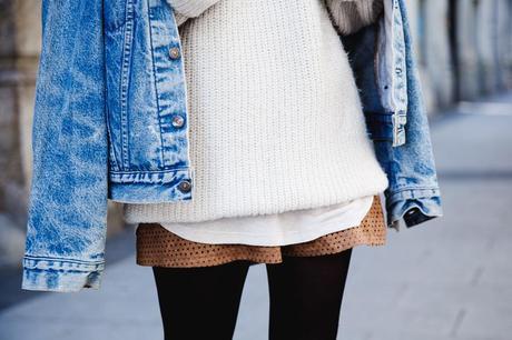 Layering-Suede_Skirt-Levis_Vintage-Wedges-Outfit-Street_Style-10