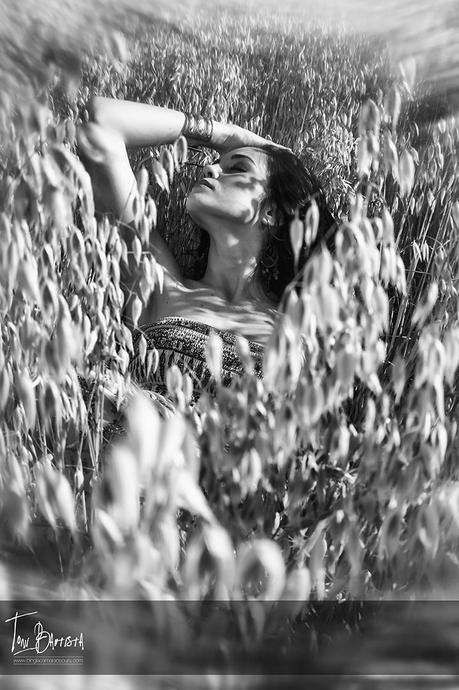 Sesión de fotos con Maribel Valiente, peluquería y maquillaje de Kike Molina y con la ayuda de Marina Pérez -Edición en blanco y negro-