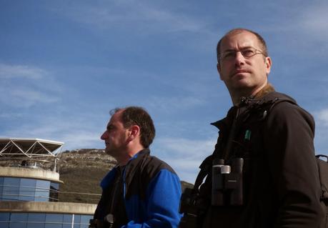 CRECIENDO ENTRE PÁJAROS Y PAJAREROS