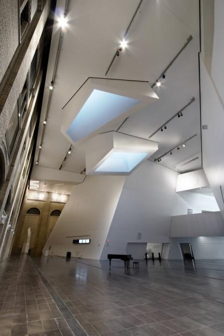 Arch2o-Royal-Ontario-Museum-Studio-Daniel-Libeskind-23