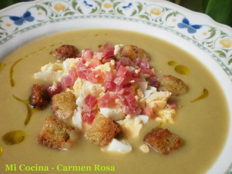 CREMA DE VERDURA CON JAMON, HUEVO Y PAN FRITO.