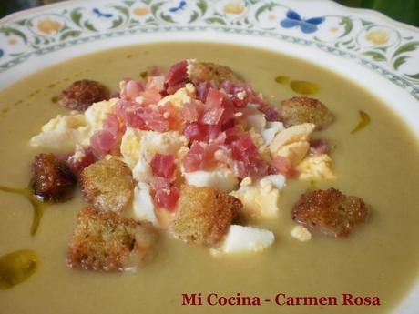CREMA DE VERDURA CON JAMON, HUEVO Y PAN FRITO.
