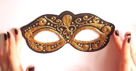 Video tutorial de máscara veneciana de carnaval