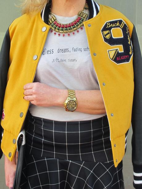 LOOK312-26.2.20148:30TREND: BOMBER JACKET + SKIRT WITH FR...