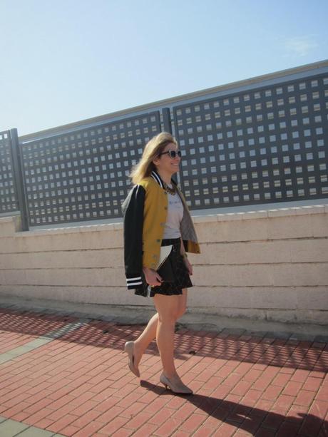 LOOK312-26.2.20148:30TREND: BOMBER JACKET + SKIRT WITH FR...