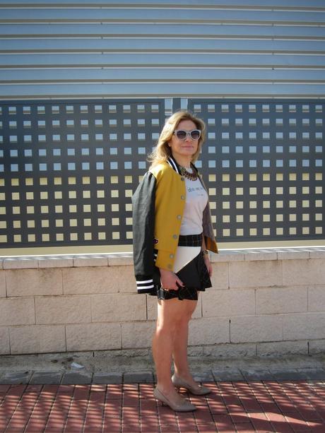 LOOK312-26.2.20148:30TREND: BOMBER JACKET + SKIRT WITH FR...