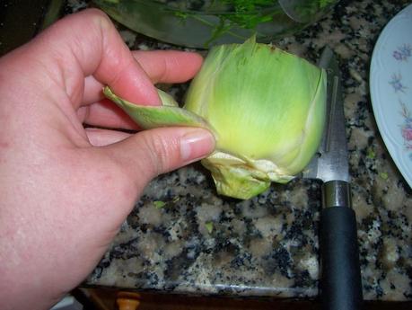 ALCACHOFAS RELLENAS DE PATE CON SALSA DE VINO