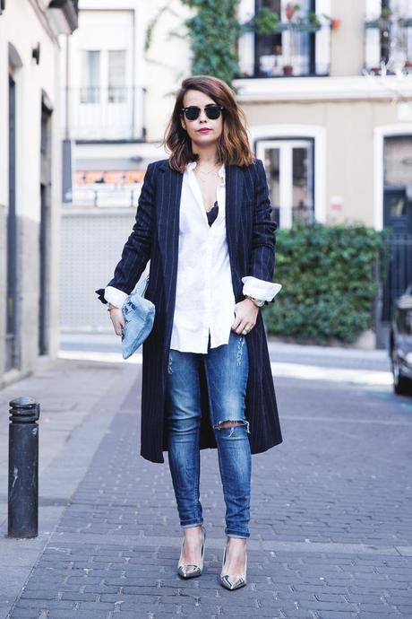 Lace_Top-Pinstripes_Coat-Ripped_Jeans-CollageVintage-Street_Style-Outfit-42