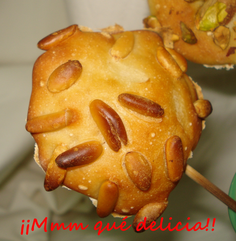 PIRULETAS DE PAN CON FRUTOS SECOS