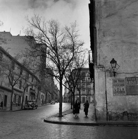 Calle Embajadores, en 1953. Foto de Catalá Roca