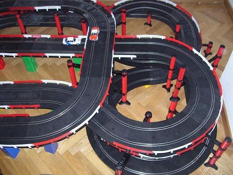 Montaje nº 95. Circuito Nº 1000. Laberinto simétrico con 2 cruces de 5 alturas.