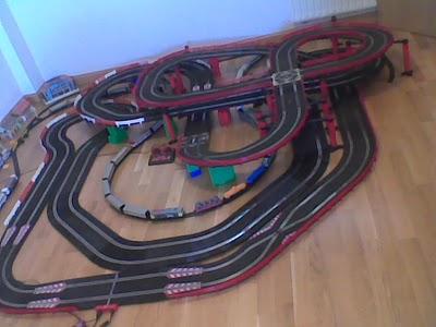 Montajes de trenes y slot. Nº 1. Circuito mixto scalextric y ferrocarril.