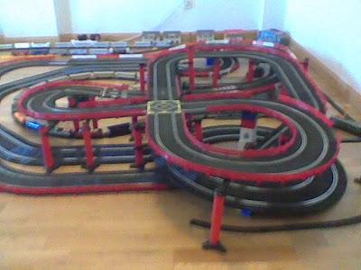 Montajes de trenes y slot. Nº 1. Circuito mixto scalextric y ferrocarril.